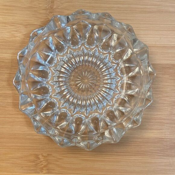 Vintage Round Sunburst Clear Cut Glass Ashtray or Glass Trinket Dish - Picture 3 of 10
